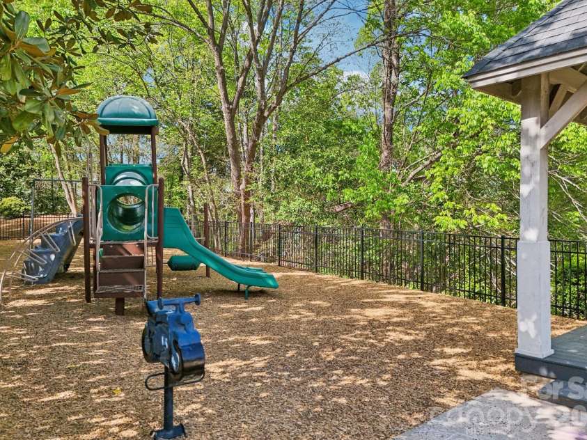 16201 Woolwine Road, Charlotte, NC 28278.  MLS# CAR4366785, YatesRealty ID 19972. 