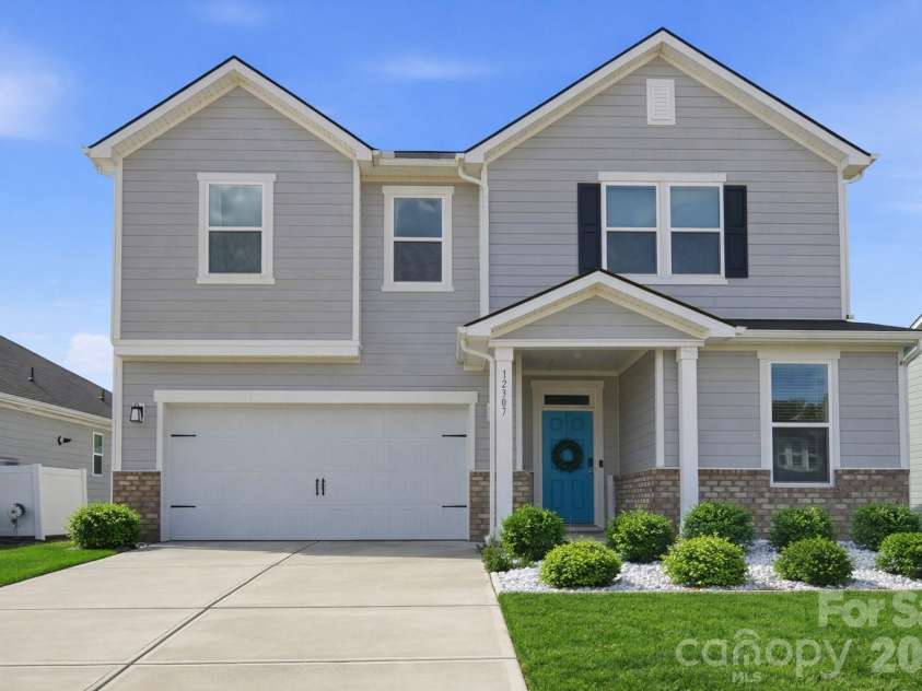 12307 Rowan Hill Drive, Huntersville, NC 28078.  MLS# CAR4367050, YatesRealty ID 19973. Welcome Home!  Virtually enhanced.