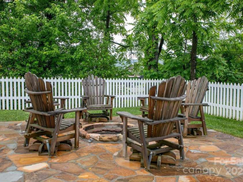 668 Old Hendersonville Highway, Brevard, NC 28712.  MLS# CAR4264741, YatesRealty ID 19974. Firepit