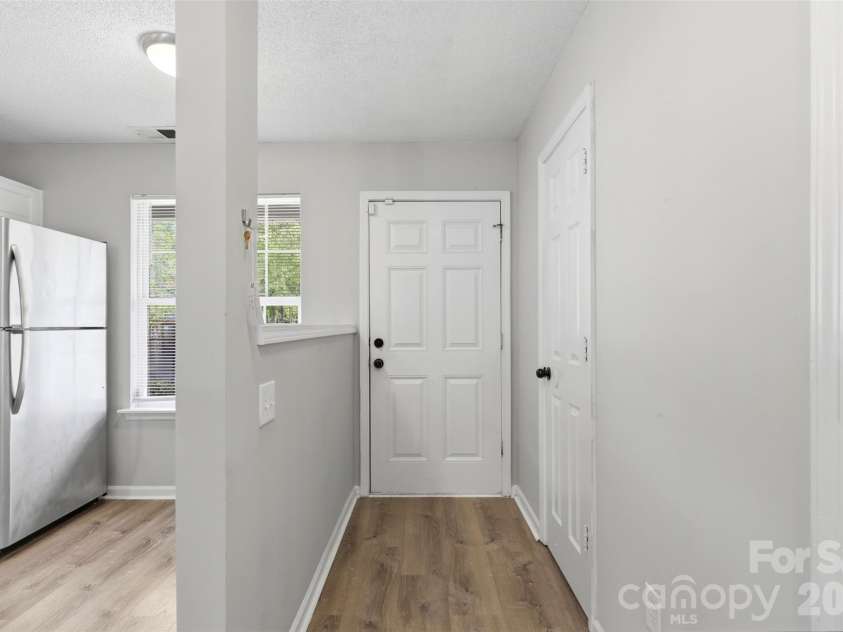 6856 Cypress Tree Lane, Charlotte, NC 28215.  MLS# CAR4367342, YatesRealty ID 19974. 