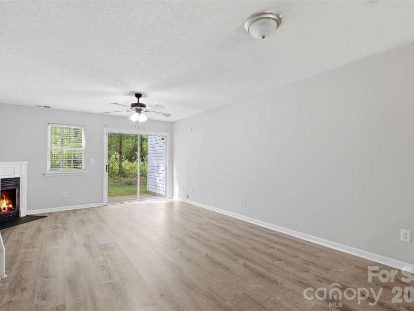 6856 Cypress Tree Lane, Charlotte, NC 28215.  MLS# CAR4367342, YatesRealty ID 19974. 