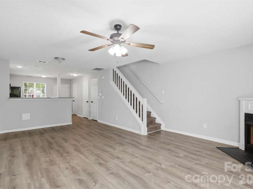 6856 Cypress Tree Lane, Charlotte, NC 28215.  MLS# CAR4367342, YatesRealty ID 19974. 