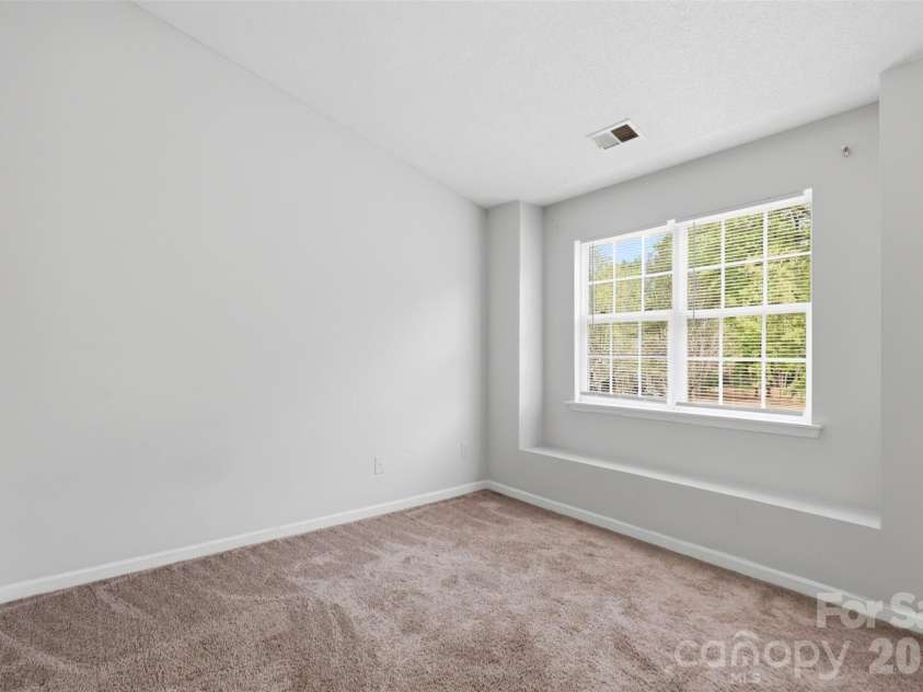 6856 Cypress Tree Lane, Charlotte, NC 28215.  MLS# CAR4367342, YatesRealty ID 19974. 