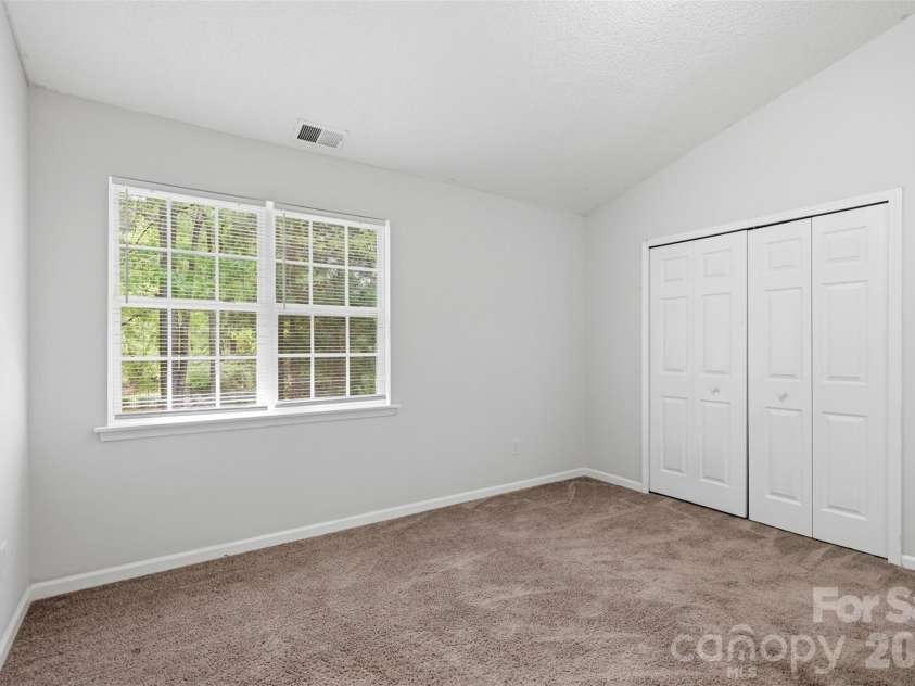 6856 Cypress Tree Lane, Charlotte, NC 28215.  MLS# CAR4367342, YatesRealty ID 19974. 