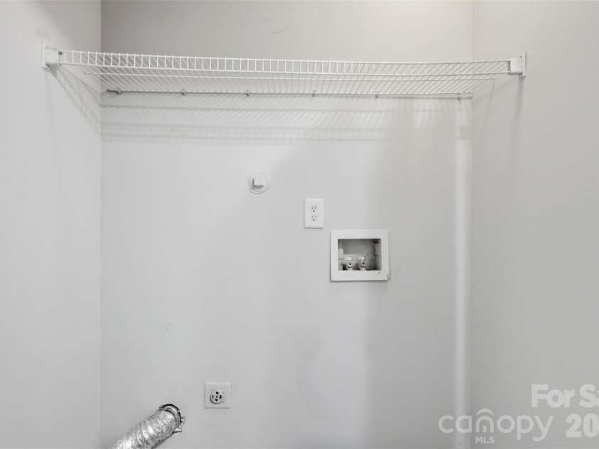 6856 Cypress Tree Lane, Charlotte, NC 28215.  MLS# CAR4367342, YatesRealty ID 19974. 