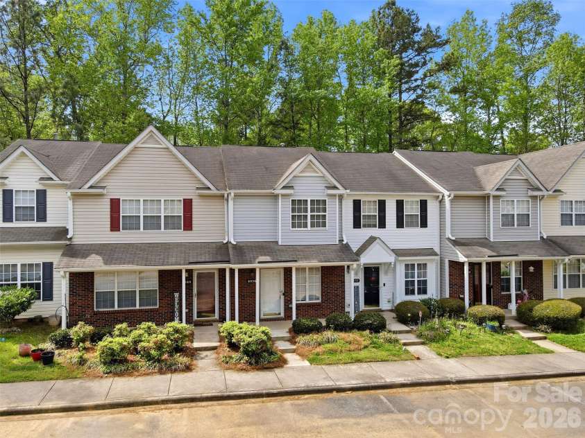 6856 Cypress Tree Lane, Charlotte, NC 28215.  MLS# CAR4367342, YatesRealty ID 19974. 