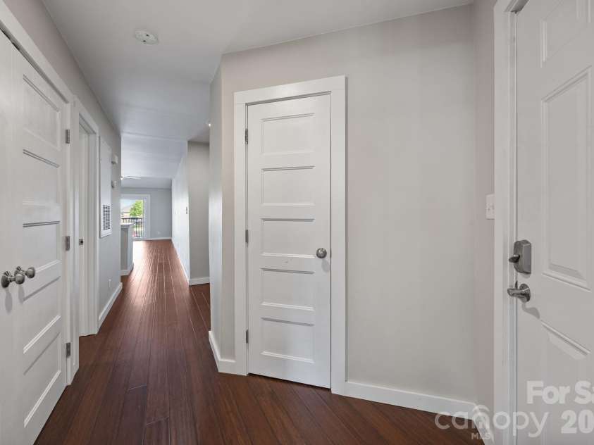 18749 Vineyard Point Lane, Cornelius, NC 28031.  MLS# CAR4367130, YatesRealty ID 19976. 