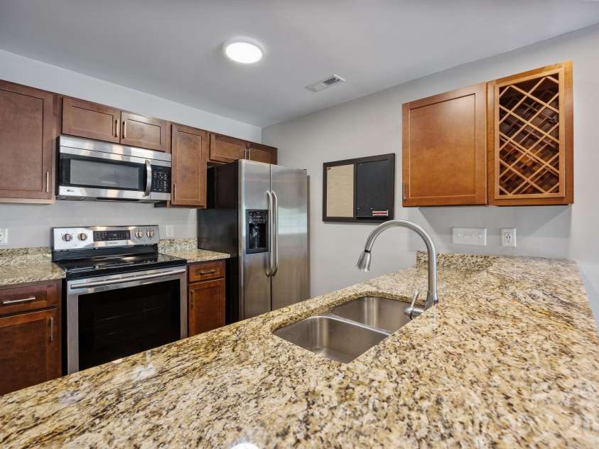 18749 Vineyard Point Lane, Cornelius, NC 28031.  MLS# CAR4367130, YatesRealty ID 19976. 