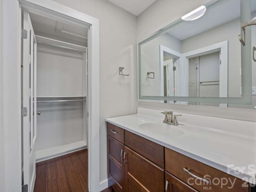 18749 Vineyard Point Lane, Cornelius, NC 28031.  MLS# CAR4367130, YatesRealty ID 19976. 