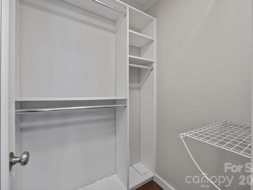 18749 Vineyard Point Lane, Cornelius, NC 28031.  MLS# CAR4367130, YatesRealty ID 19976. 