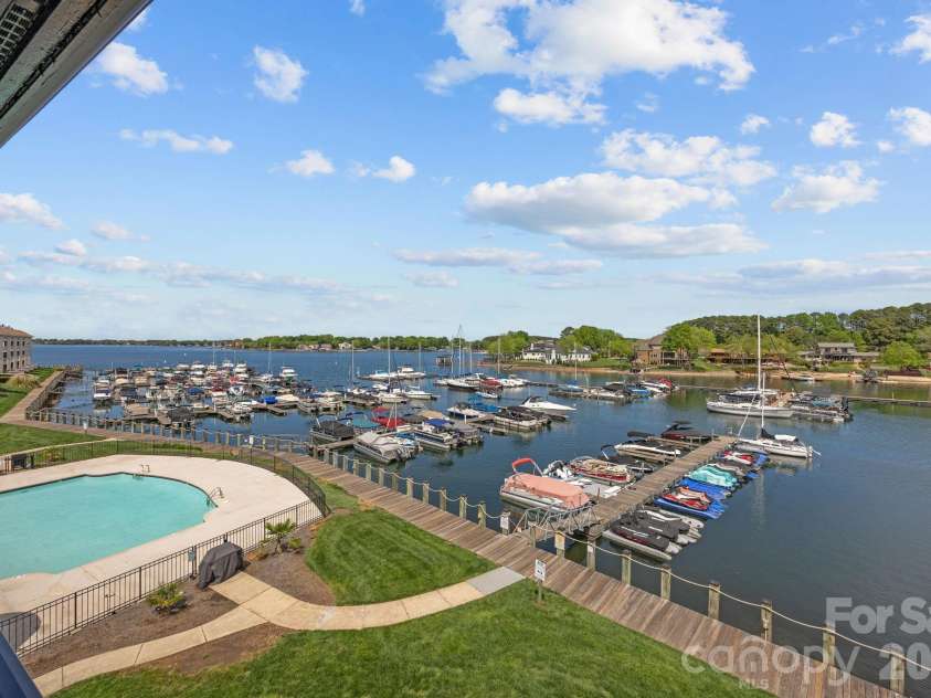 18749 Vineyard Point Lane, Cornelius, NC 28031.  MLS# CAR4367130, YatesRealty ID 19976. 