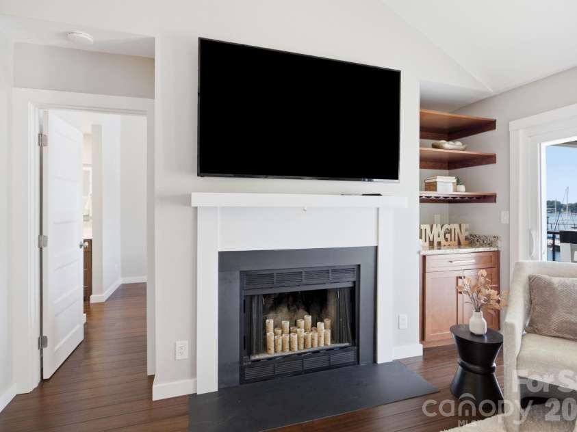 18749 Vineyard Point Lane, Cornelius, NC 28031.  MLS# CAR4367130, YatesRealty ID 19976. 