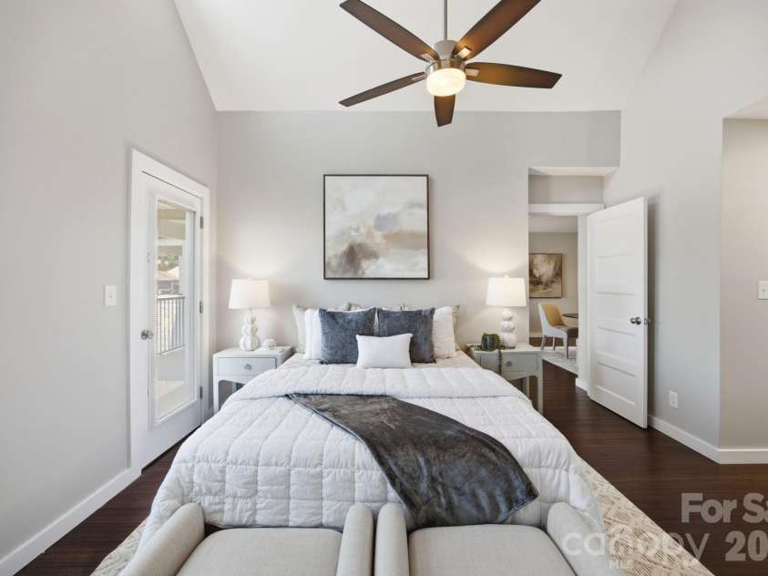 18749 Vineyard Point Lane, Cornelius, NC 28031.  MLS# CAR4367130, YatesRealty ID 19976. 