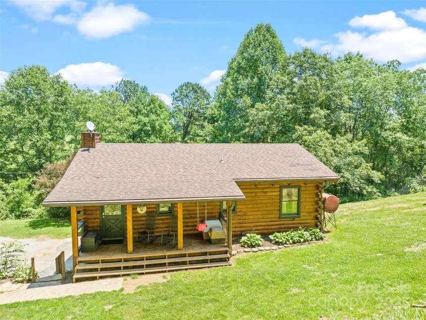 367 Robinson Road, Clyde, NC 28721.  MLS# CAR4269338, YatesRealty ID 19977. 