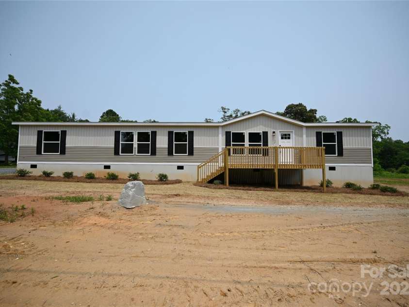 1157 Renno Road, Clinton, SC 29325.  MLS# CAR4257957, YatesRealty ID 19978. 