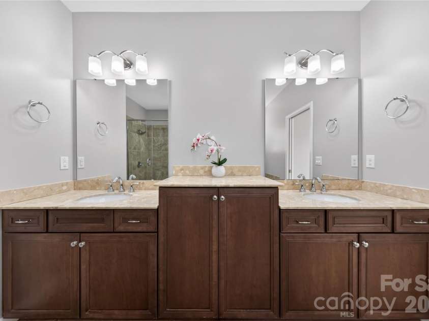 5220 Meadowcroft Way, Fort Mill, SC 29708.  MLS# CAR4370606, YatesRealty ID 19978. Double Vanity
