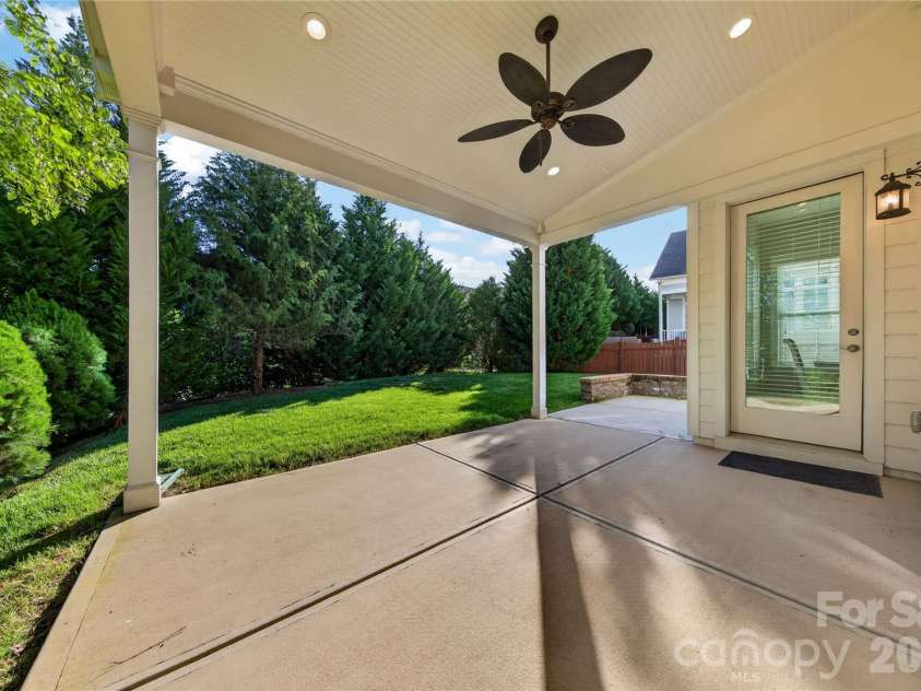 5220 Meadowcroft Way, Fort Mill, SC 29708.  MLS# CAR4370606, YatesRealty ID 19978. Expansive Entertaining Patio