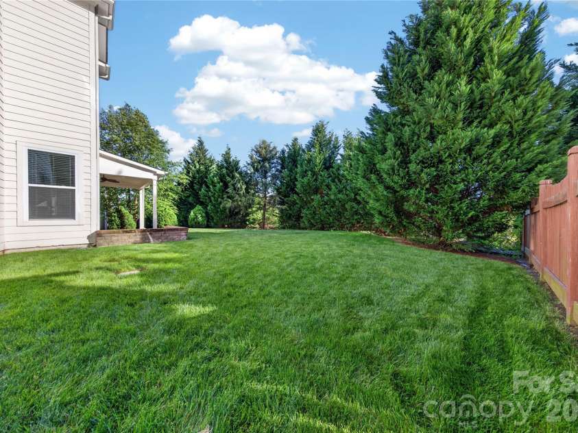 5220 Meadowcroft Way, Fort Mill, SC 29708.  MLS# CAR4370606, YatesRealty ID 19978. Privacy Planting