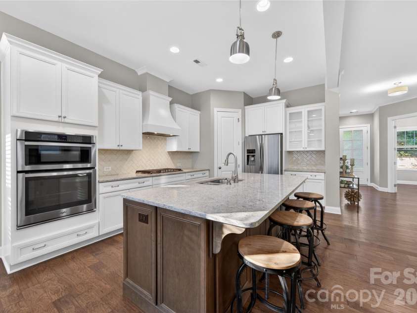 5220 Meadowcroft Way, Fort Mill, SC 29708.  MLS# CAR4370606, YatesRealty ID 19978. Wall Oven & Microwave
