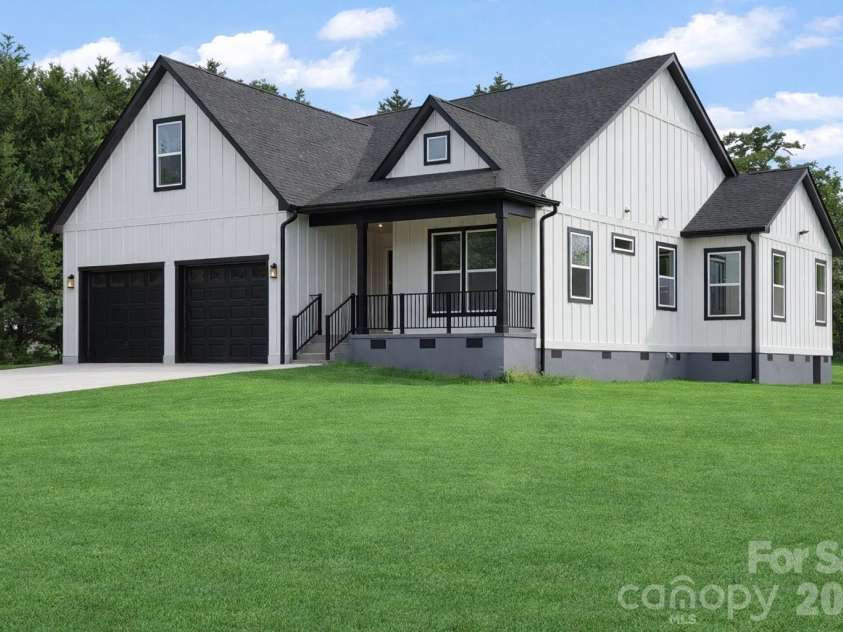 2589 Polo Lane, Maiden, NC 28650.  MLS# CAR4370172, YatesRealty ID 19979. Gorgeous view of this new construction home. Ai enhanced grass