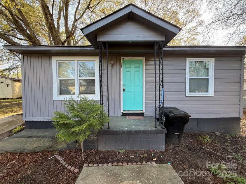 3316 Queens Lane, Gastonia, NC 28052.  MLS# CAR4240980, YatesRealty ID 19979. 