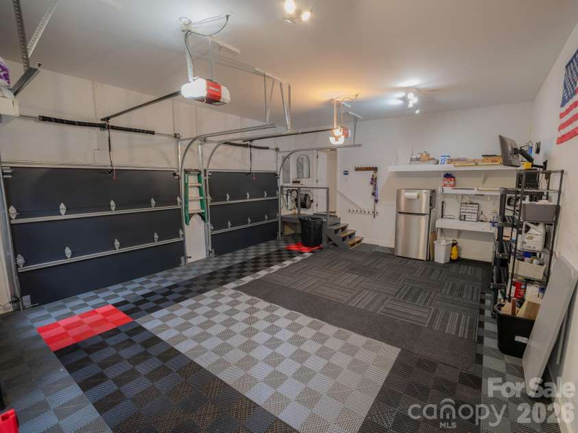 5 Saddle Ridge, Fletcher, NC 28732.  MLS# CAR4375966, YatesRealty ID 1998. Garage