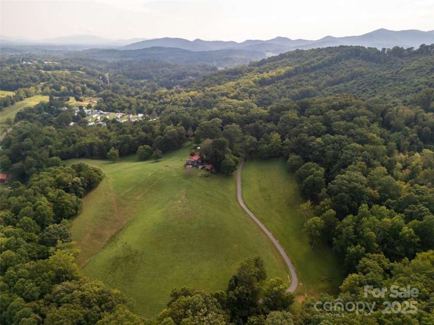 50 Holland Ridge Drive, Candler, NC 28715.  MLS# CAR4312644, YatesRealty ID 1998. 