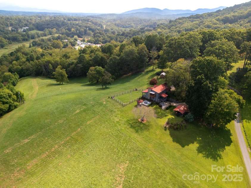 50 Holland Ridge Drive, Candler, NC 28715.  MLS# CAR4312644, YatesRealty ID 1998. 