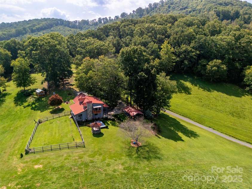 50 Holland Ridge Drive, Candler, NC 28715.  MLS# CAR4312644, YatesRealty ID 1998. 