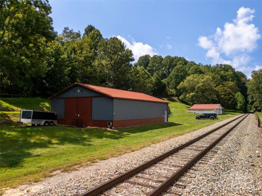 50 Holland Ridge Drive, Candler, NC 28715.  MLS# CAR4312644, YatesRealty ID 1998. 