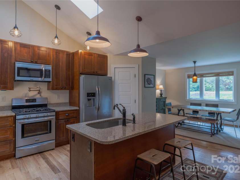 122 Bent Creek Preserve Road, Asheville, NC 28806.  MLS# CAR4266867, YatesRealty ID 19981. 