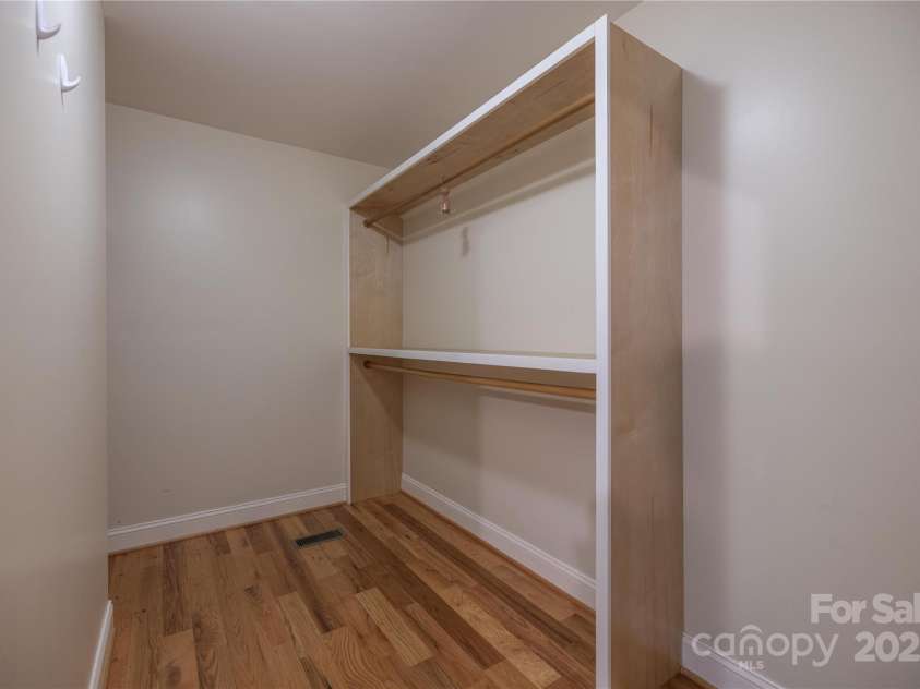 122 Bent Creek Preserve Road, Asheville, NC 28806.  MLS# CAR4266867, YatesRealty ID 19981. 