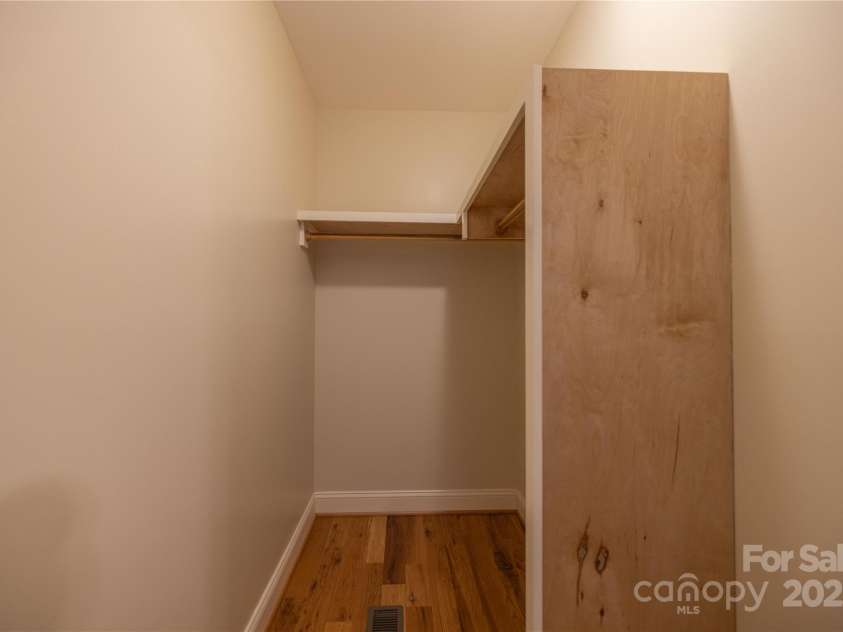 122 Bent Creek Preserve Road, Asheville, NC 28806.  MLS# CAR4266867, YatesRealty ID 19981. 