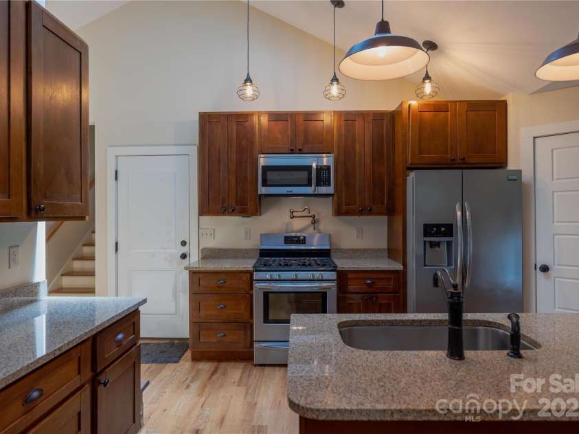 122 Bent Creek Preserve Road, Asheville, NC 28806.  MLS# CAR4266867, YatesRealty ID 19981. 