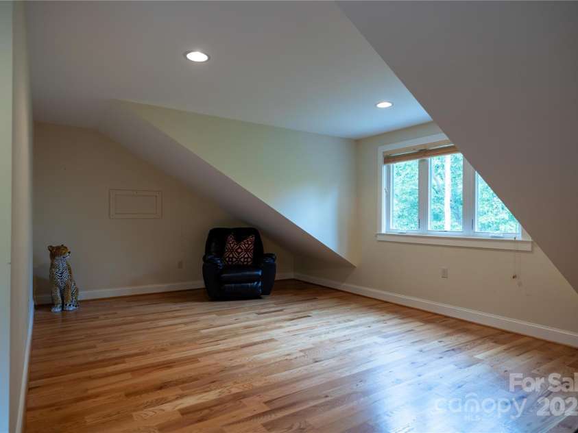 122 Bent Creek Preserve Road, Asheville, NC 28806.  MLS# CAR4266867, YatesRealty ID 19981. Additional Flex Space Over Garage