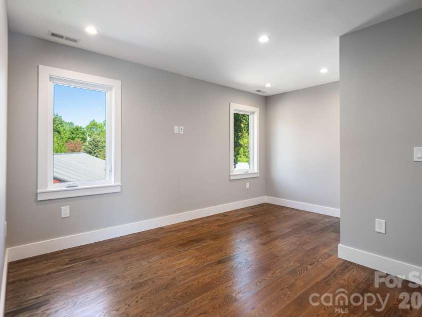139 Linden Street, Arden, NC 28704.  MLS# CAR4368337, YatesRealty ID 19981. Den upstairs