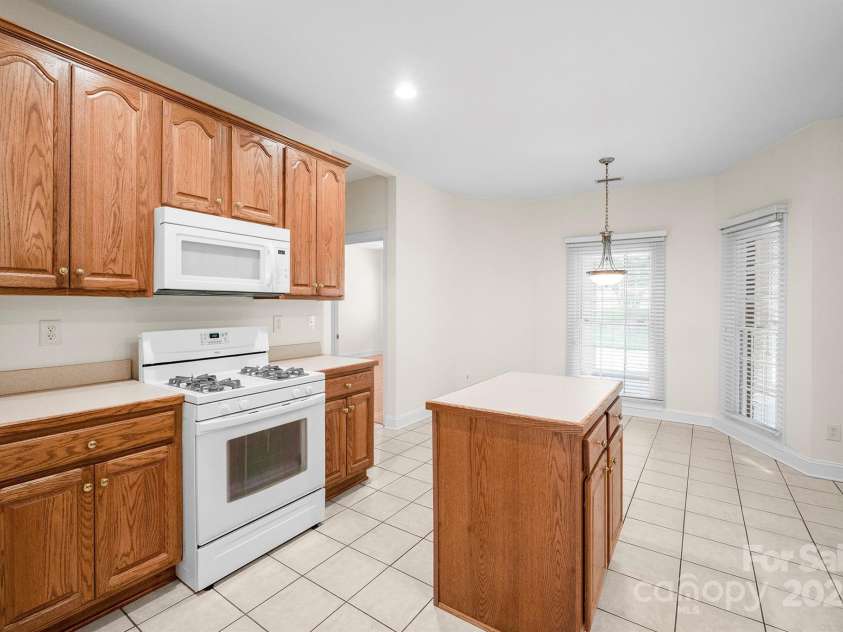 104 Mooreland Drive, Conover, NC 28613.  MLS# CAR4271676, YatesRealty ID 19983. 