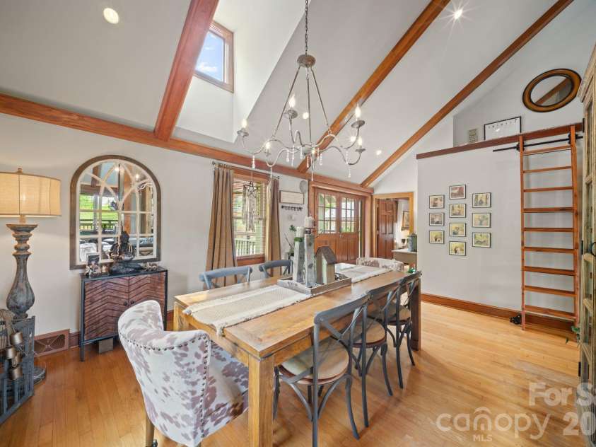 25 View Ridge Parkway, Leicester, NC 28748.  MLS# CAR4368592, YatesRealty ID 19983. 