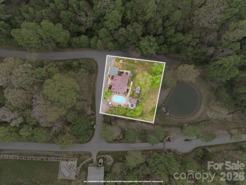 25 View Ridge Parkway, Leicester, NC 28748.  MLS# CAR4368592, YatesRealty ID 19983. 