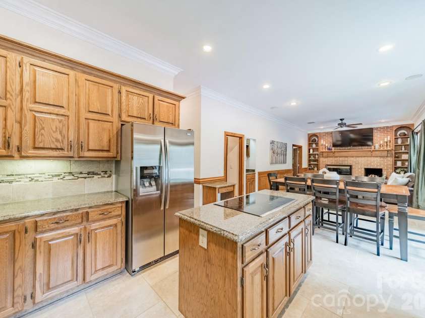 3307 Sandalwood Lane, Waxhaw, NC 28173.  MLS# CAR4373211, YatesRealty ID 19984. 