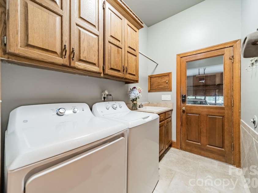 3307 Sandalwood Lane, Waxhaw, NC 28173.  MLS# CAR4373211, YatesRealty ID 19984. 