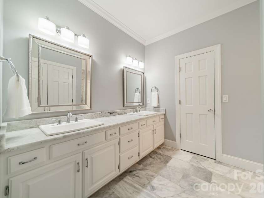 3307 Sandalwood Lane, Waxhaw, NC 28173.  MLS# CAR4373211, YatesRealty ID 19984. 