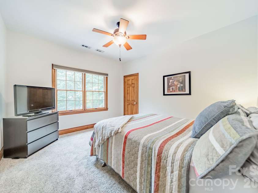 3307 Sandalwood Lane, Waxhaw, NC 28173.  MLS# CAR4373211, YatesRealty ID 19984. 