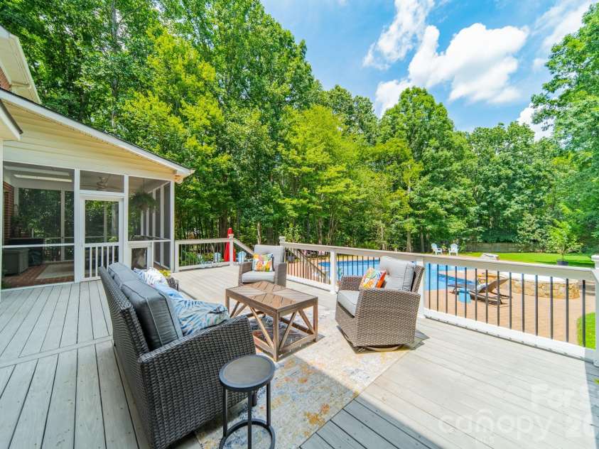 3307 Sandalwood Lane, Waxhaw, NC 28173.  MLS# CAR4373211, YatesRealty ID 19984. 