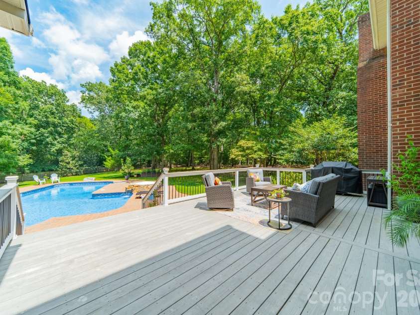 3307 Sandalwood Lane, Waxhaw, NC 28173.  MLS# CAR4373211, YatesRealty ID 19984. 