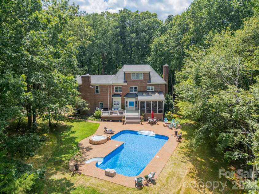 3307 Sandalwood Lane, Waxhaw, NC 28173.  MLS# CAR4373211, YatesRealty ID 19984. 