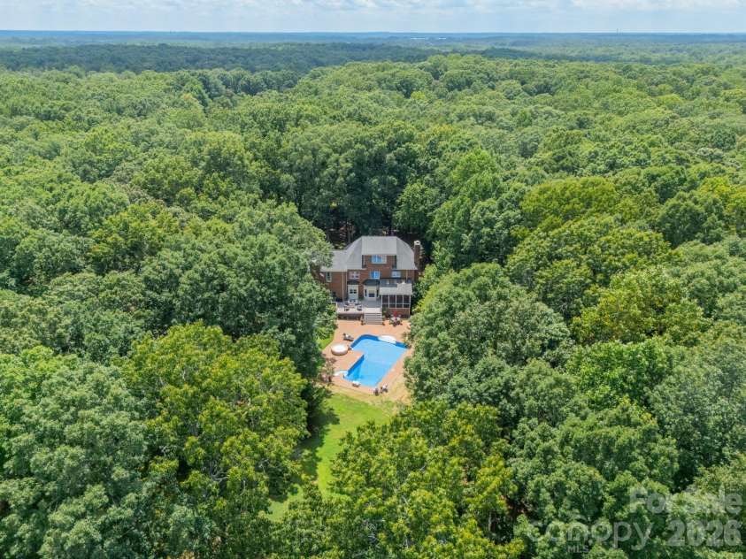 3307 Sandalwood Lane, Waxhaw, NC 28173.  MLS# CAR4373211, YatesRealty ID 19984. 