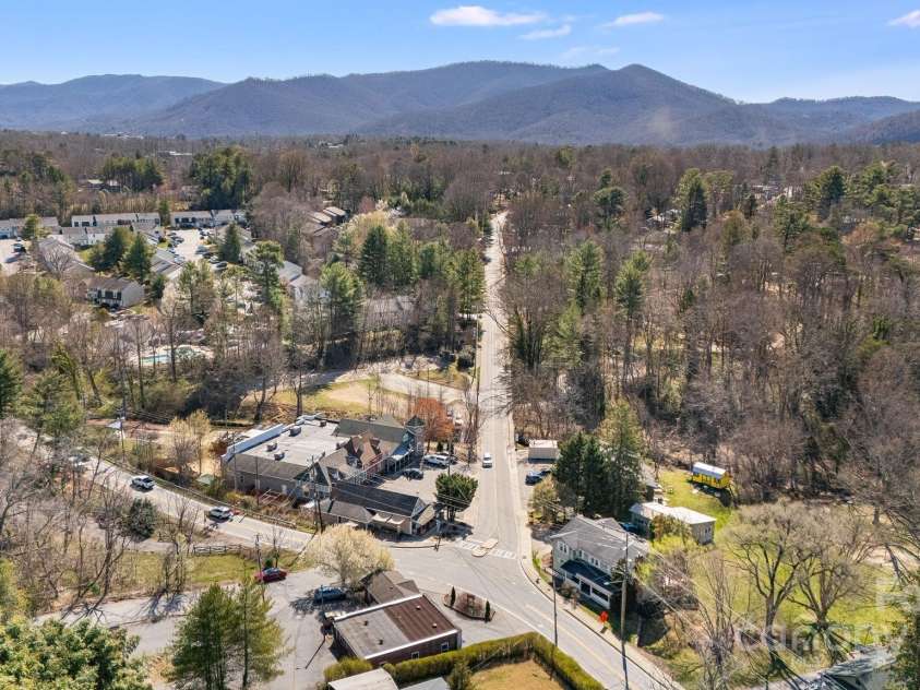 74 Beverly Road, Asheville, NC 28805.  MLS# CAR4239115, YatesRealty ID 19986. Aww, mountains