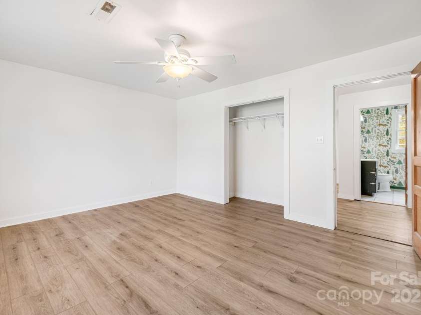 74 Beverly Road, Asheville, NC 28805.  MLS# CAR4239115, YatesRealty ID 19986. Bed 1