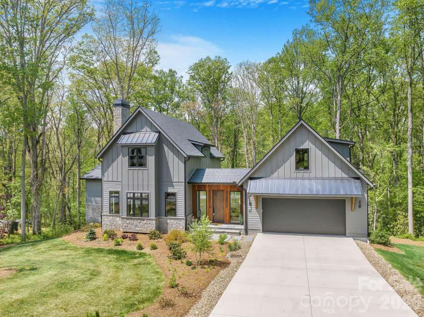 25 Ted Linn Drive, Fairview, NC 28730.  MLS# CAR4374836, YatesRealty ID 19987. Become a Part of the Clearview Community!